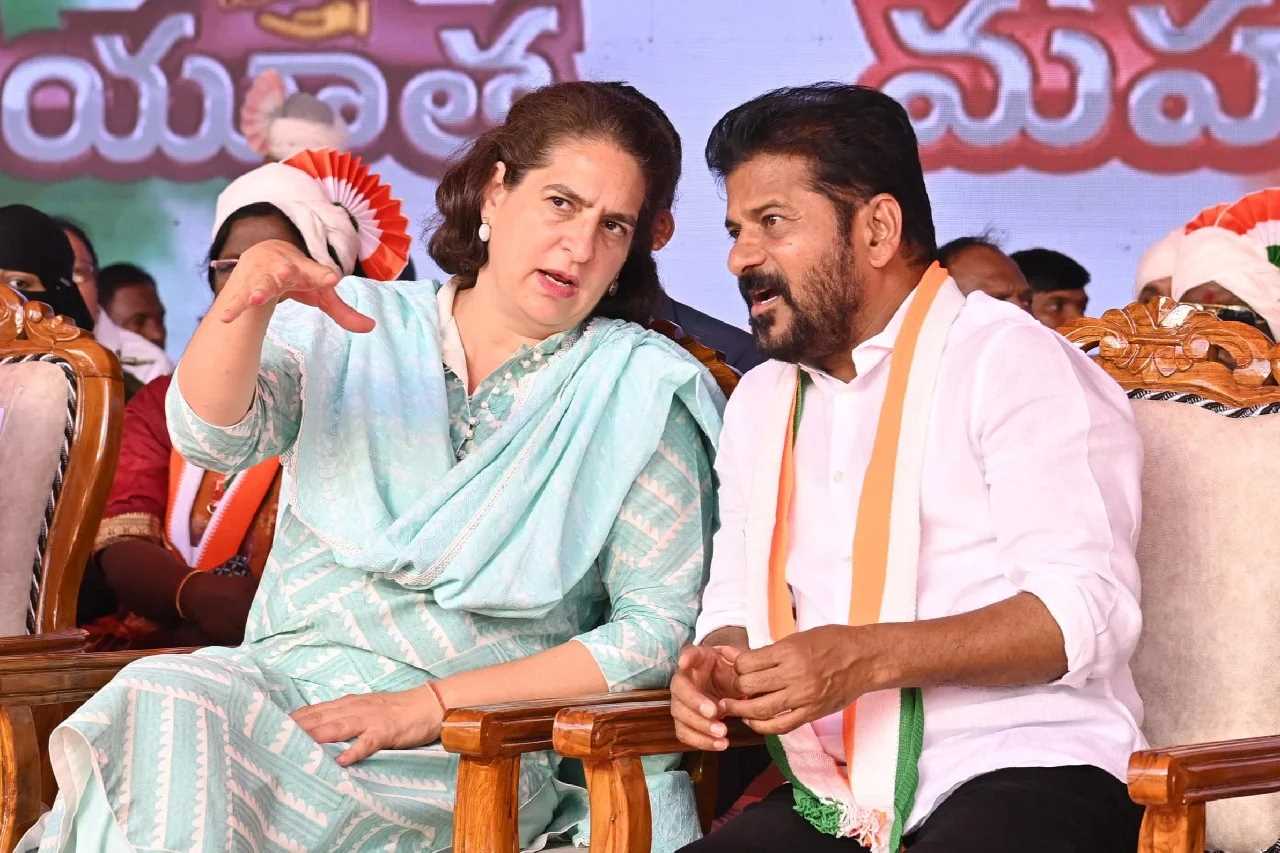 समाज में नफरत फैला रहे हैं पीएम मोदी : प्रियंका गांधी